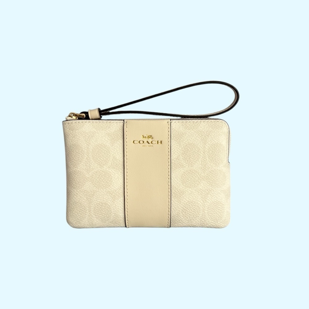 NWT Coach Cream Leather Wristlet - Picture 2 of 5